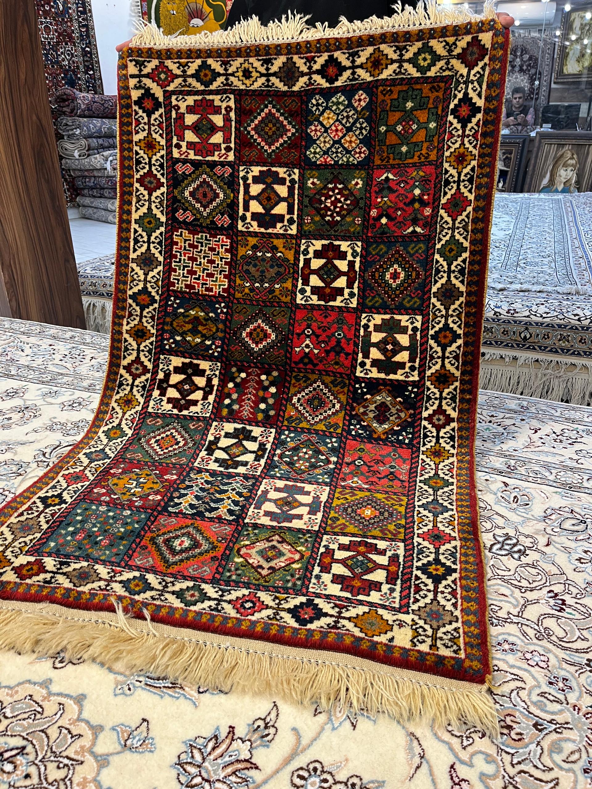 فرش دستباف یلمه خشتی کد 107